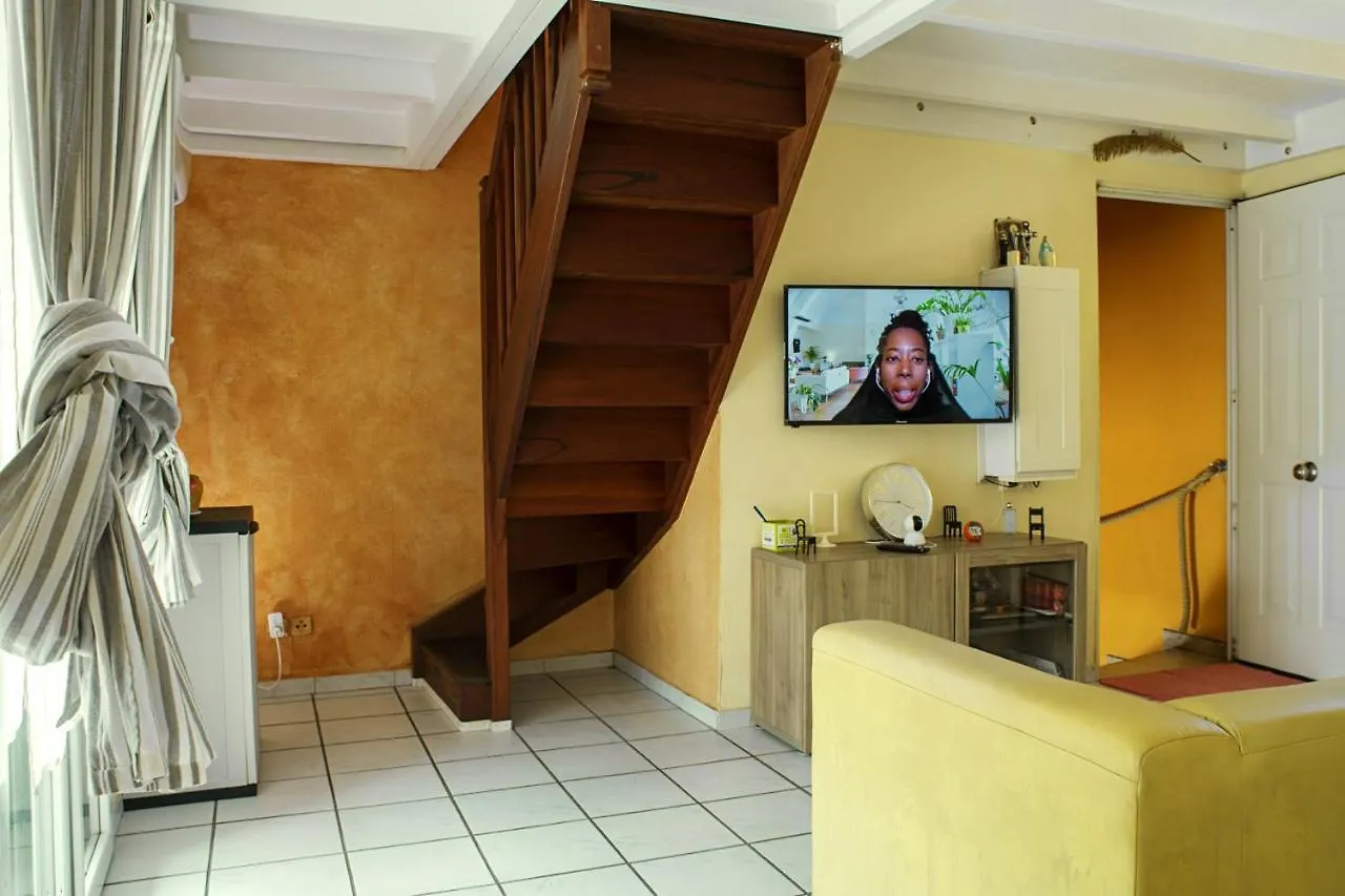 Appartement Confortable En Ville Du Moule Avec Terrasse Le Moule Apartmán